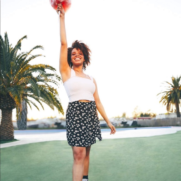 HOLLISTER Smocked Square-Neck Crop Top - Red - Picture 9 of 9